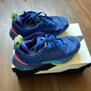 Big Kids Sz 6.5 Jordan Luka 1 (GS) baseball shoes